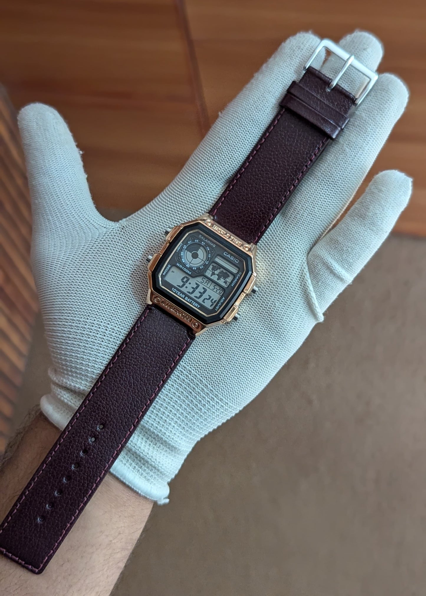 Casio illuminator Golden Retro Edition